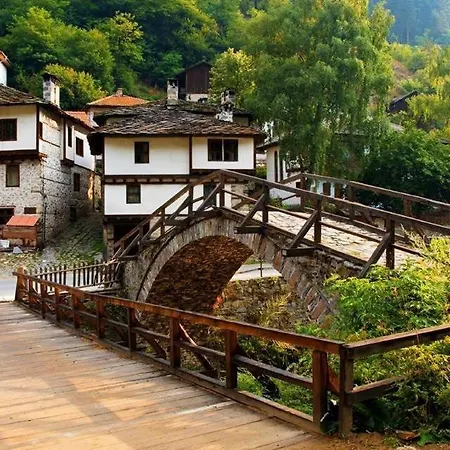 Yakusha - якуша, * Shiroka Lŭka